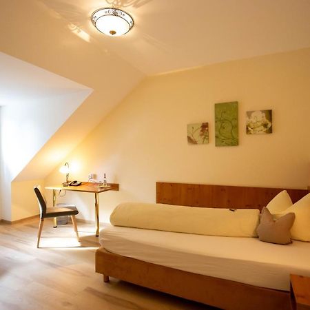 Rumeltshausen Gasthaus Und Hotel Goettler Josef מראה חיצוני תמונה