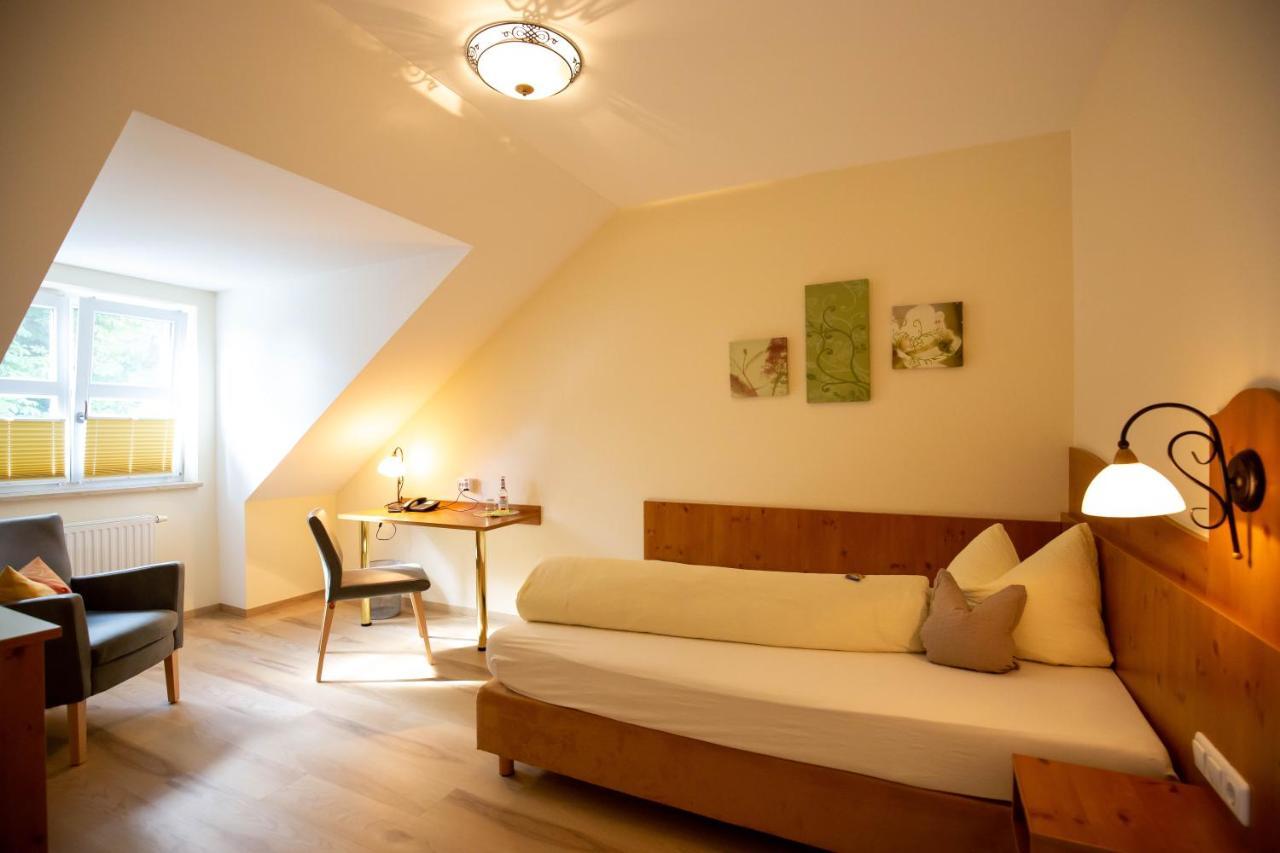 Rumeltshausen Gasthaus Und Hotel Goettler Josef מראה חיצוני תמונה