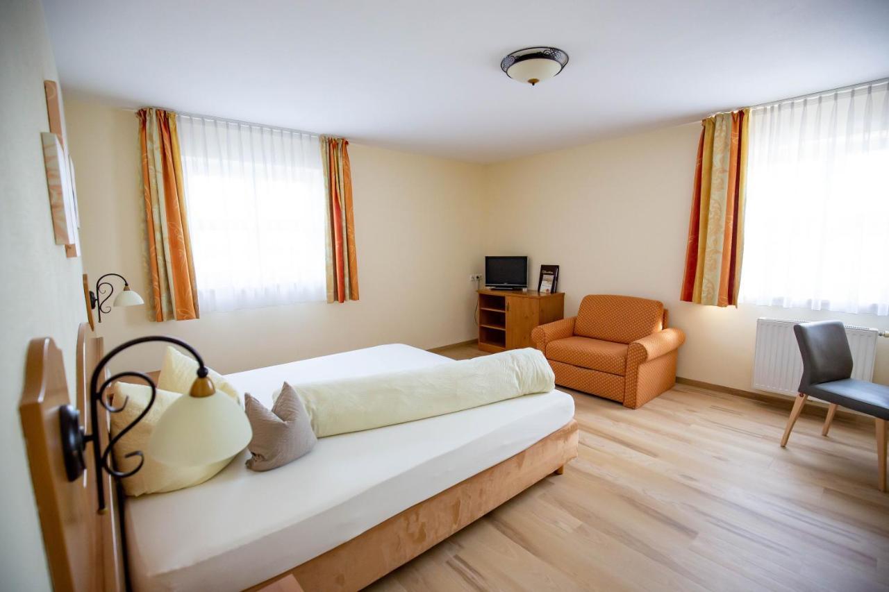 Rumeltshausen Gasthaus Und Hotel Goettler Josef מראה חיצוני תמונה
